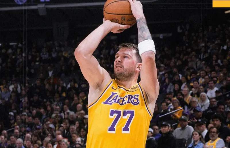 官网直播覆盖-查克|逐帧拆解：东契奇技术细节解析，对阵国王爆砍42分&amp;amp;赛季第7次40+